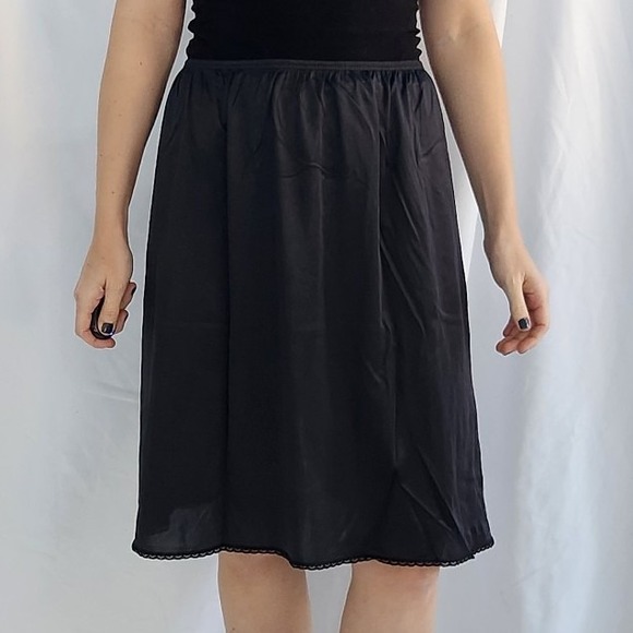 90s Black Half Slip - Picture 1 of 4